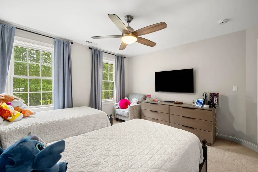 30 Pierce Lane Hollis NH 03049