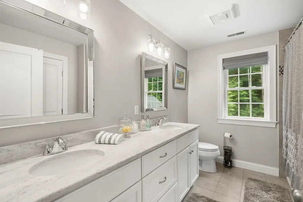 30 Pierce Lane Hollis NH 03049