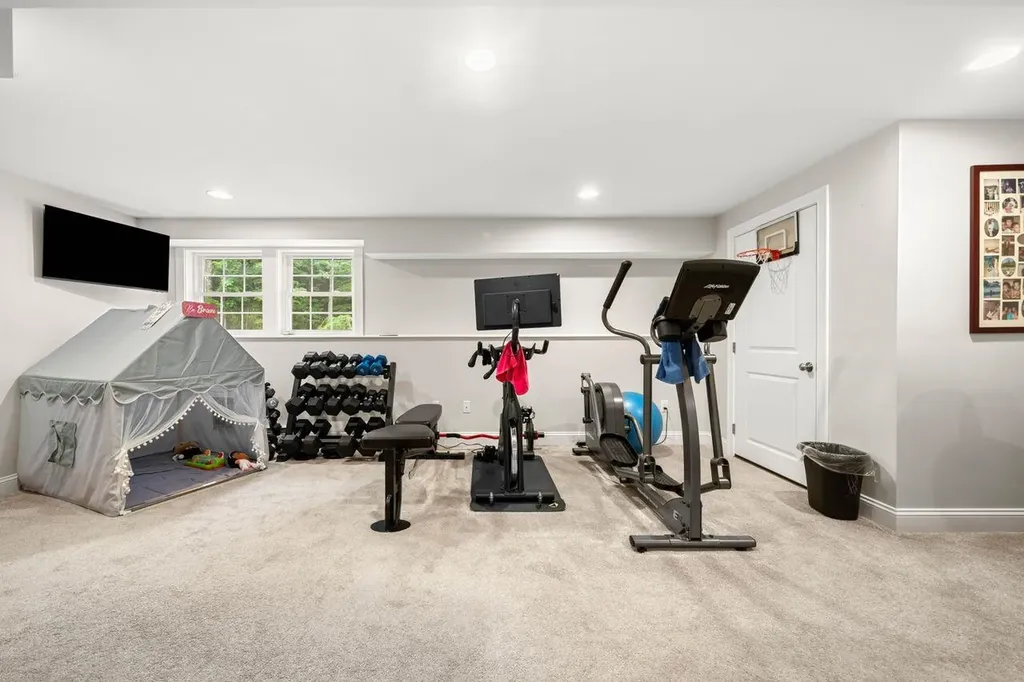 30 Pierce Lane Hollis NH 03049