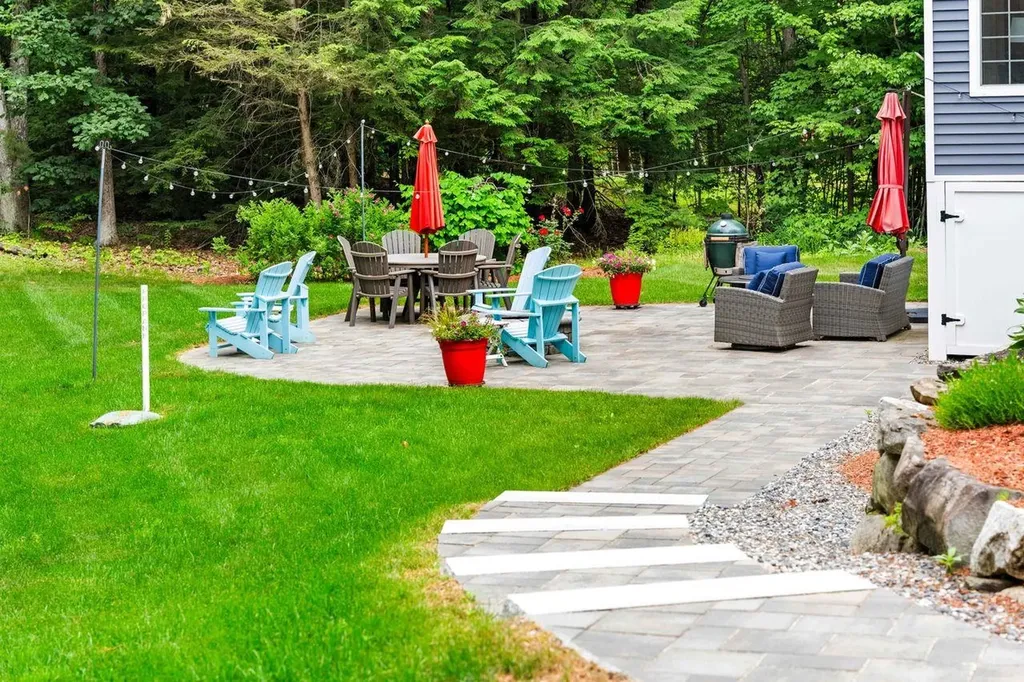 30 Pierce Lane Hollis NH 03049