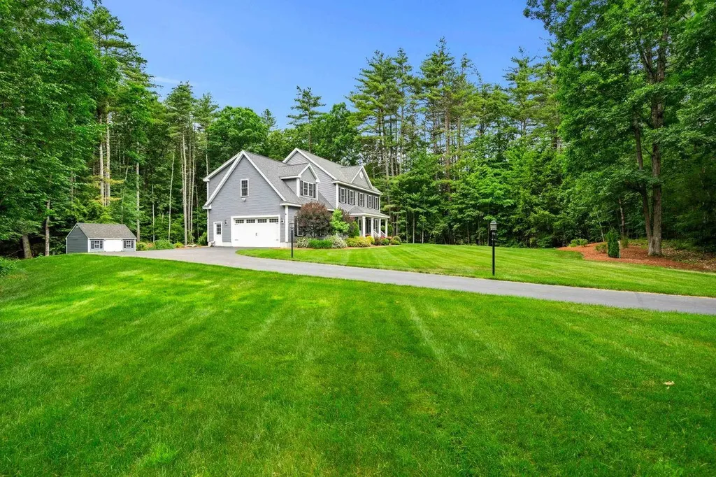 30 Pierce Lane Hollis NH 03049