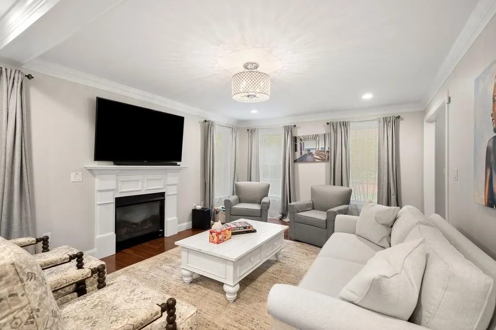 30 Pierce Lane Hollis NH 03049