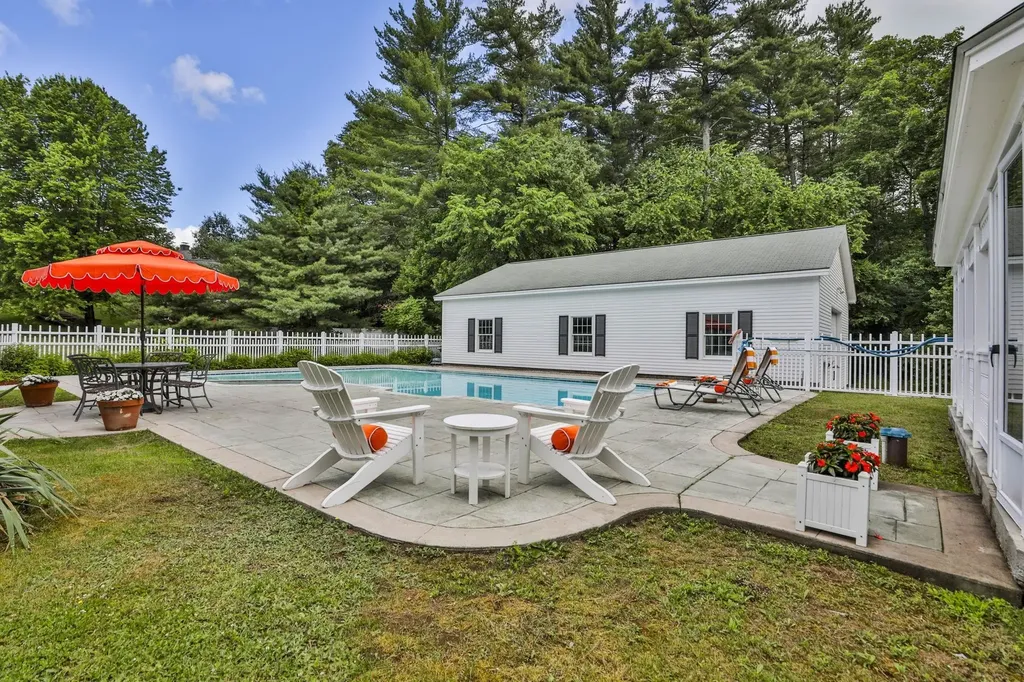 66A Merrimack Road Amherst NH 03031
