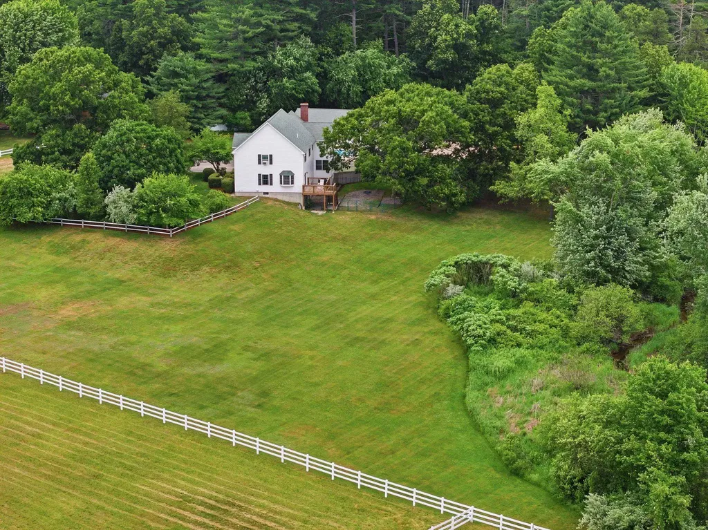 66A Merrimack Road Amherst NH 03031