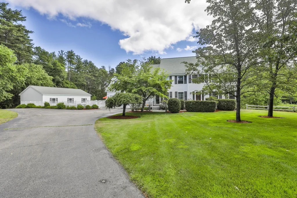 66A Merrimack Road Amherst NH 03031