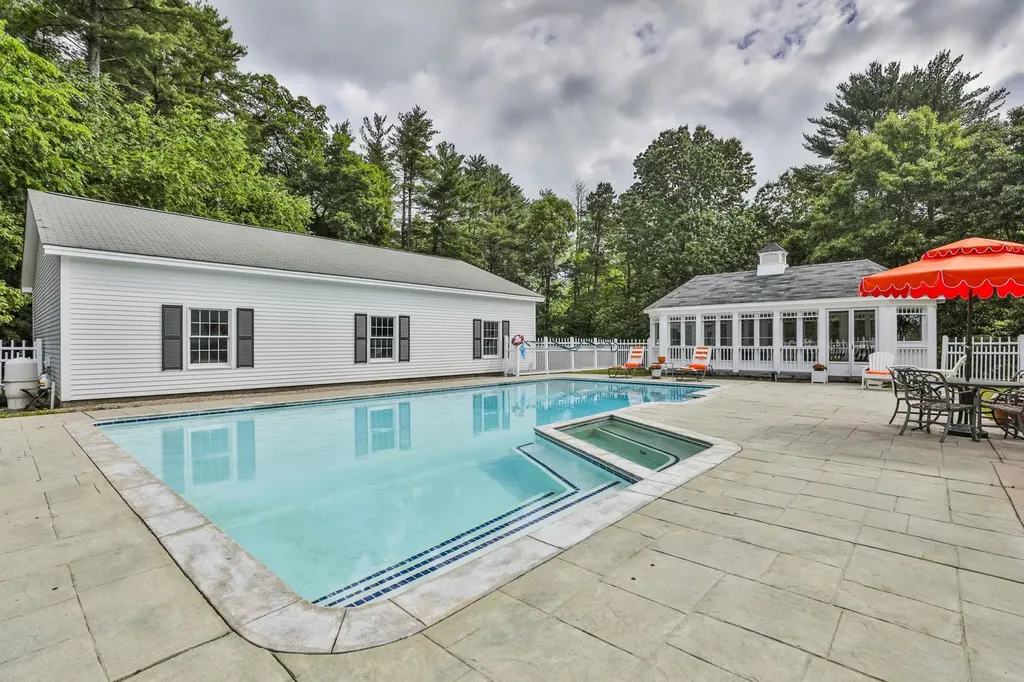 66A Merrimack Road Amherst NH 03031