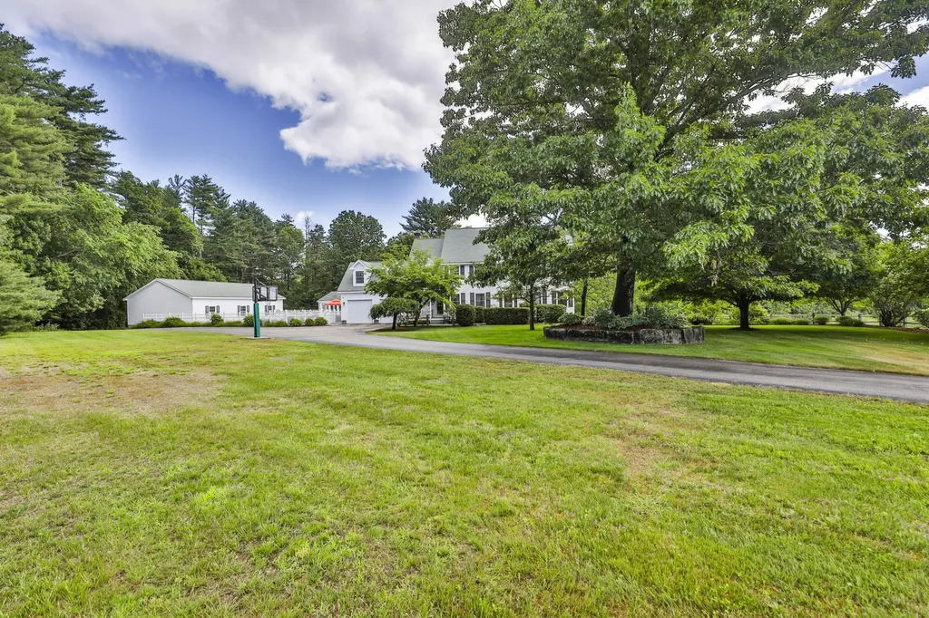 66A Merrimack Road Amherst NH 03031