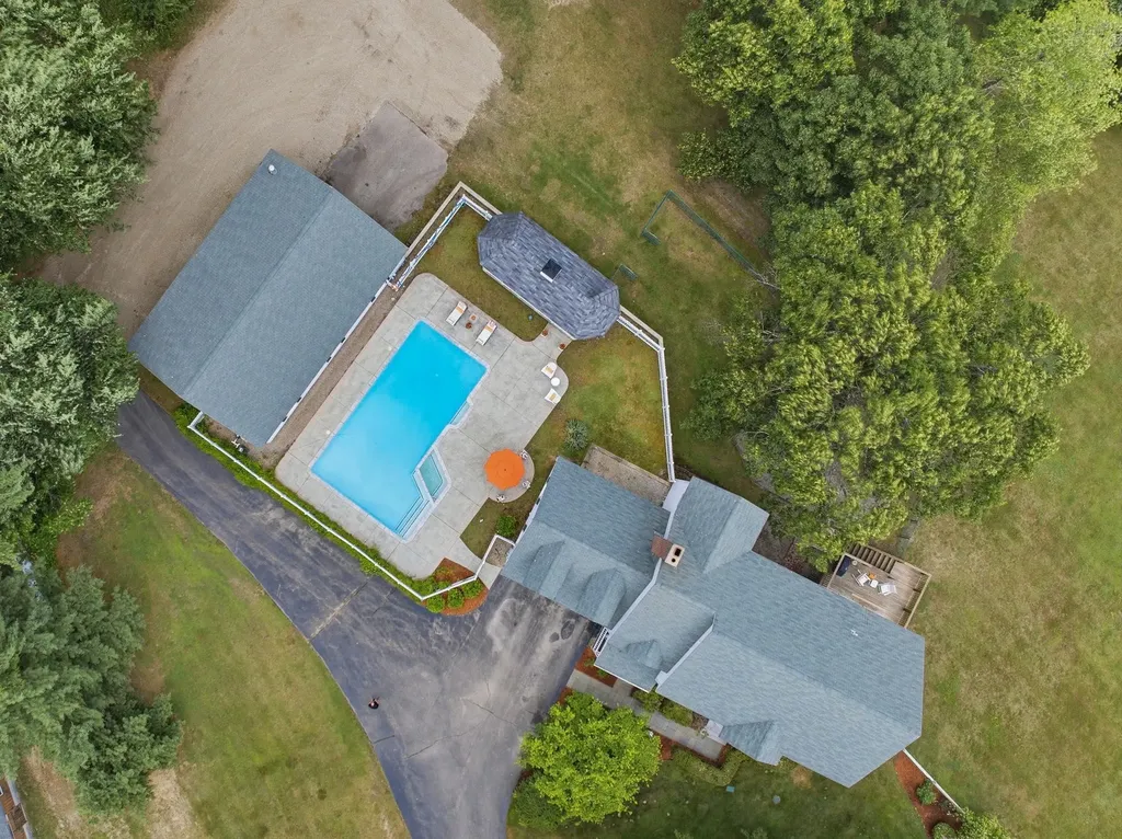 66A Merrimack Road Amherst NH 03031