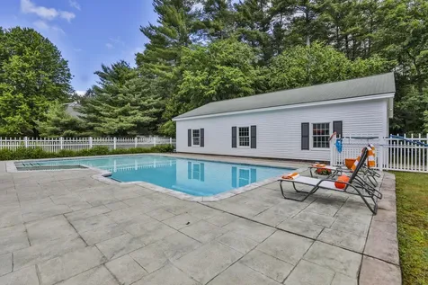 66A Merrimack Road Amherst NH 03031
