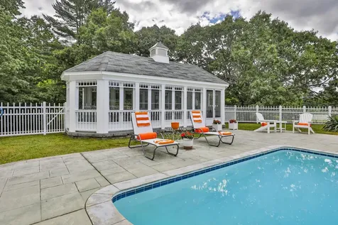66A Merrimack Road Amherst NH 03031