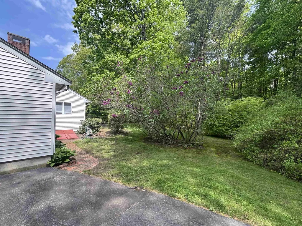 439 Exeter Road Hampton NH 03842-1004
