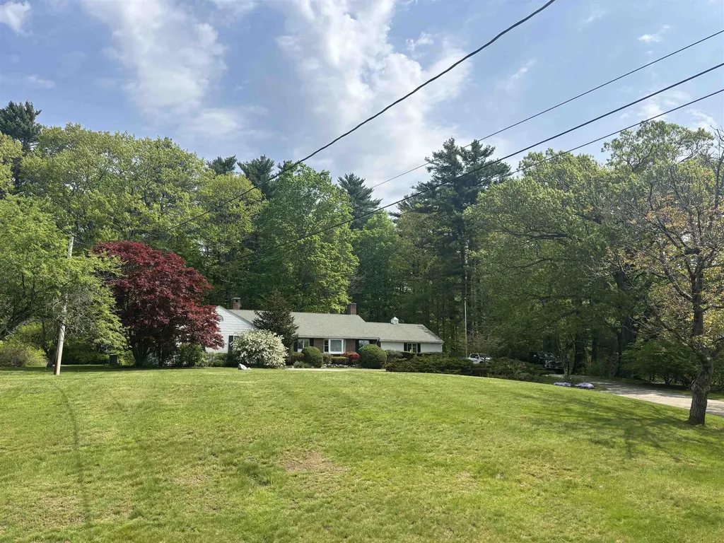439 Exeter Road Hampton NH 03842-1004