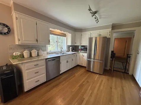 439 Exeter Road Hampton NH 03842-1004