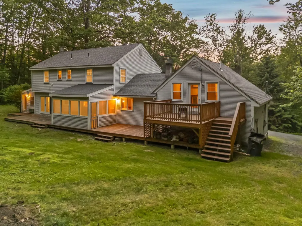 25 Pinneo Hill Road Hanover NH 03755