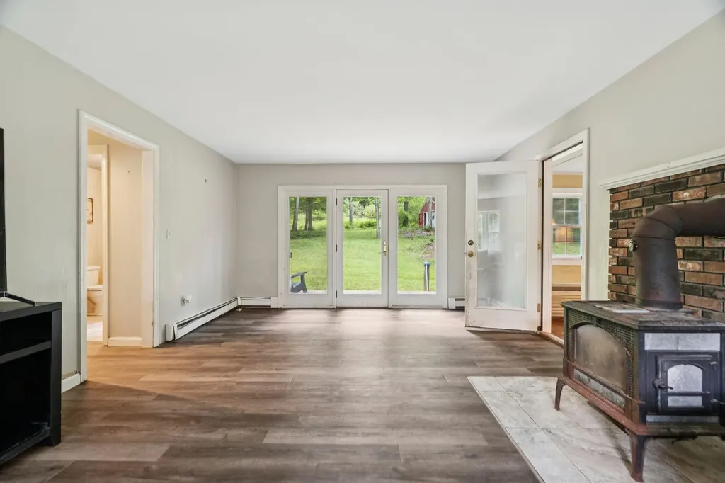 25 Pinneo Hill Road Hanover NH 03755