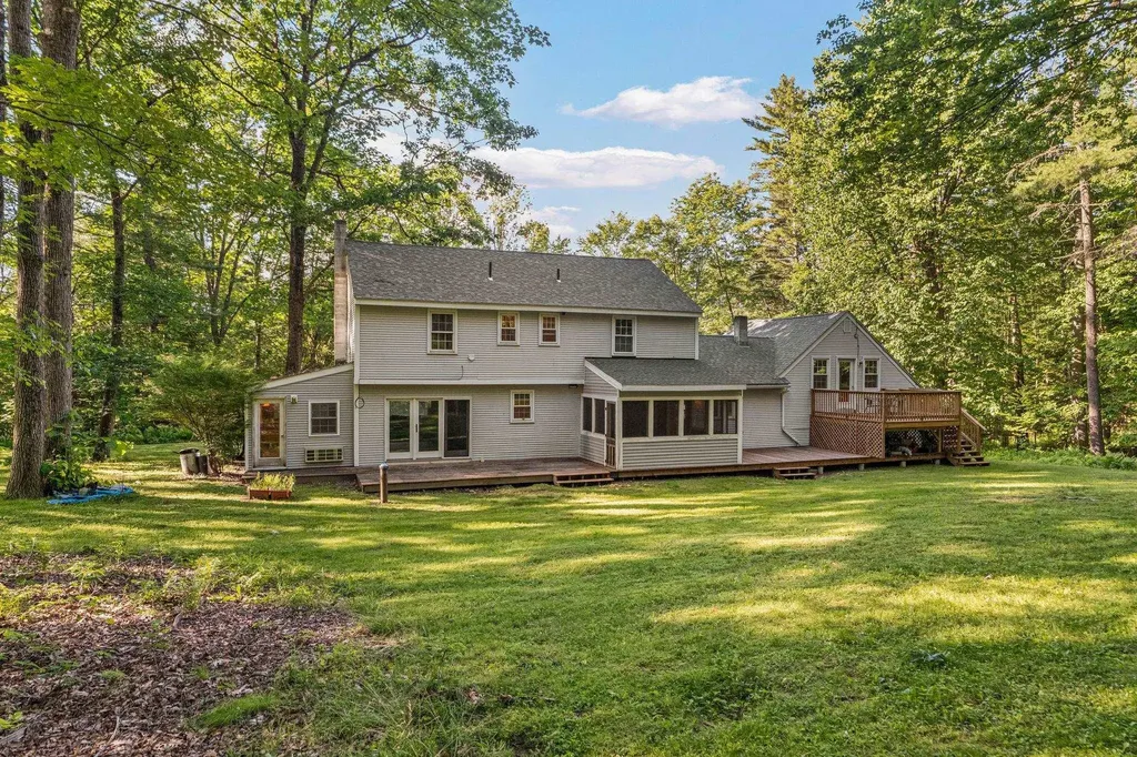 25 Pinneo Hill Road Hanover NH 03755