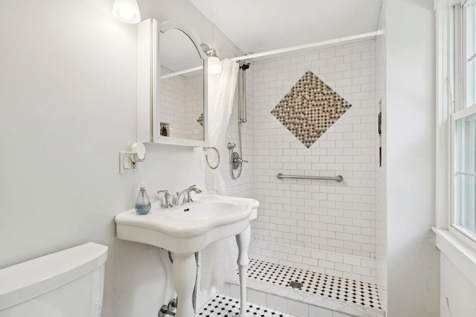 25 Pinneo Hill Road Hanover NH 03755