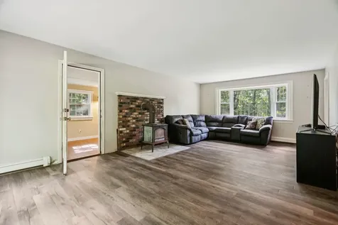 25 Pinneo Hill Road Hanover NH 03755