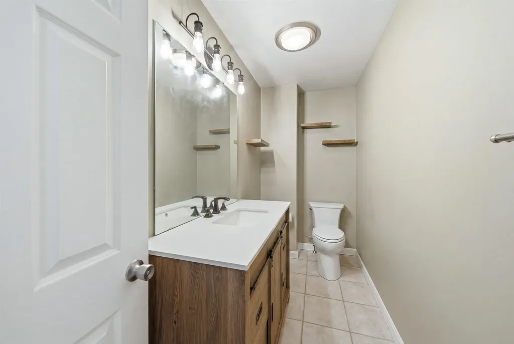 12 Lamprey Street Newmarket NH 03857