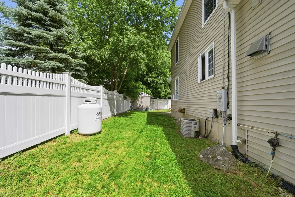 12 Lamprey Street Newmarket NH 03857