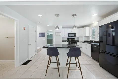 12 Lamprey Street Newmarket NH 03857