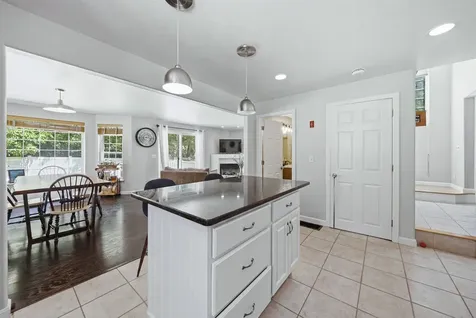 12 Lamprey Street Newmarket NH 03857