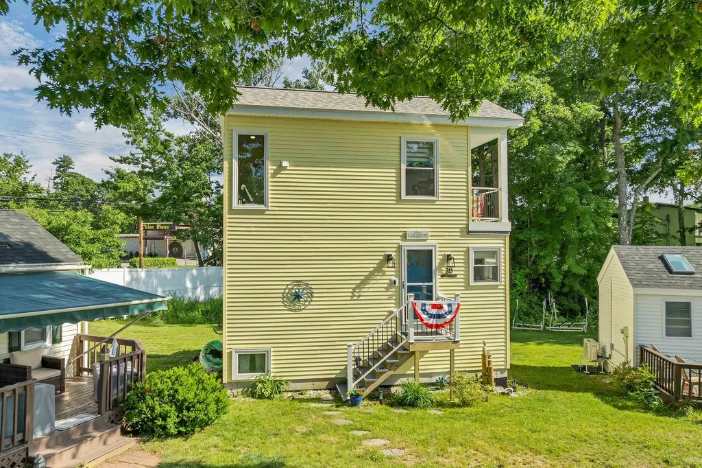 144 Lake Street Laconia NH 03246-2130