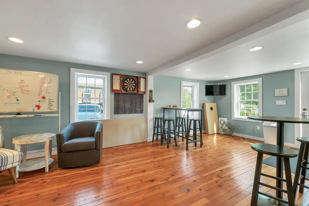 144 Lake Street Laconia NH 03246-2130