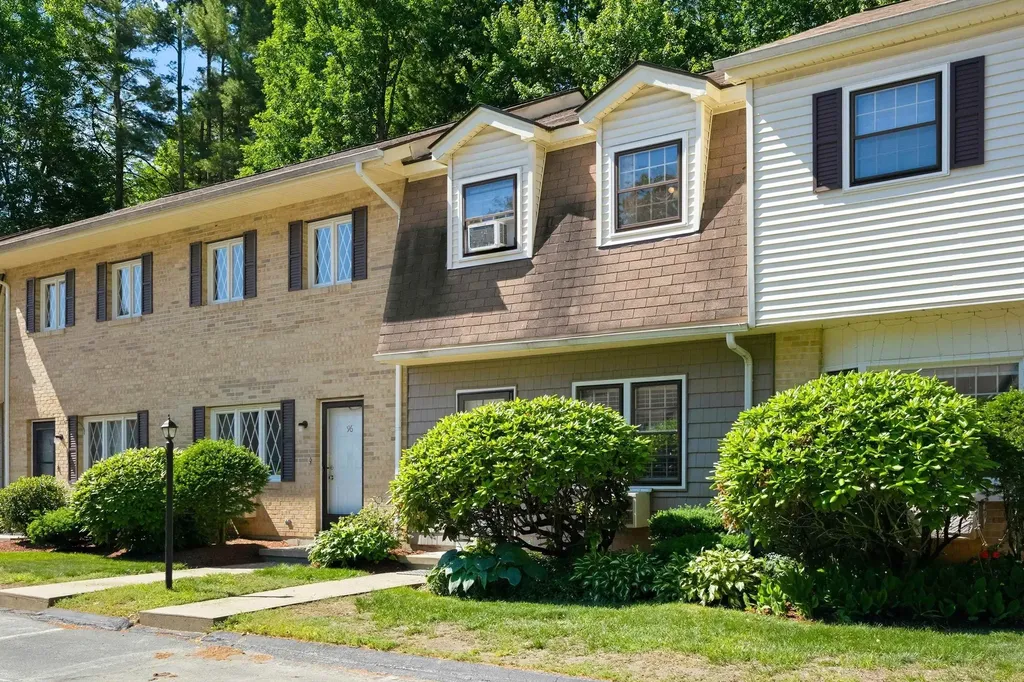 94 Golfview Drive Manchester NH 03102