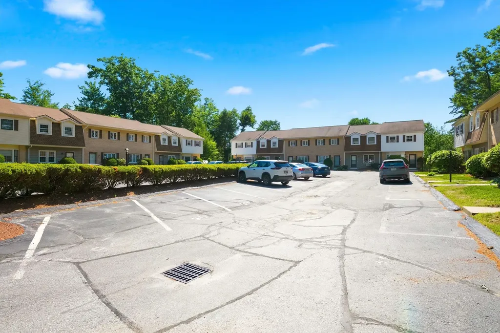 94 Golfview Drive Manchester NH 03102