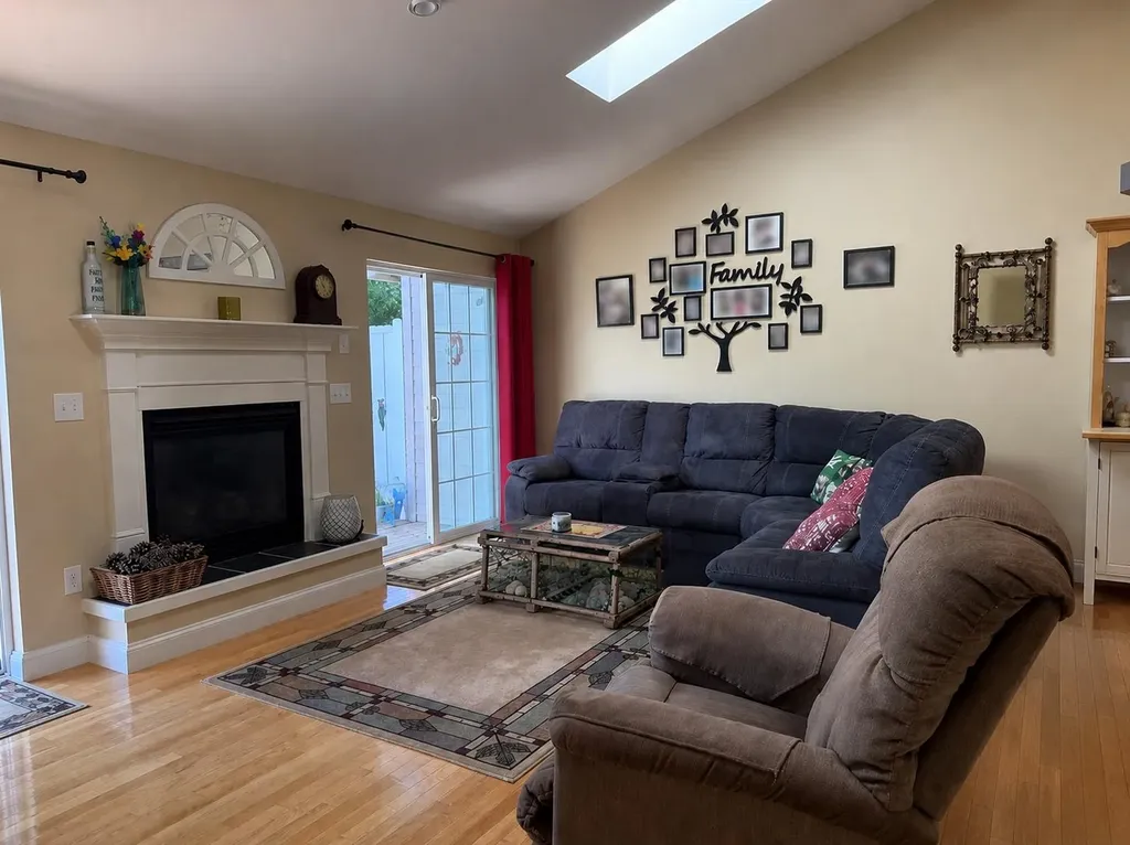 7 Maplevale Road East Kingston NH 03827