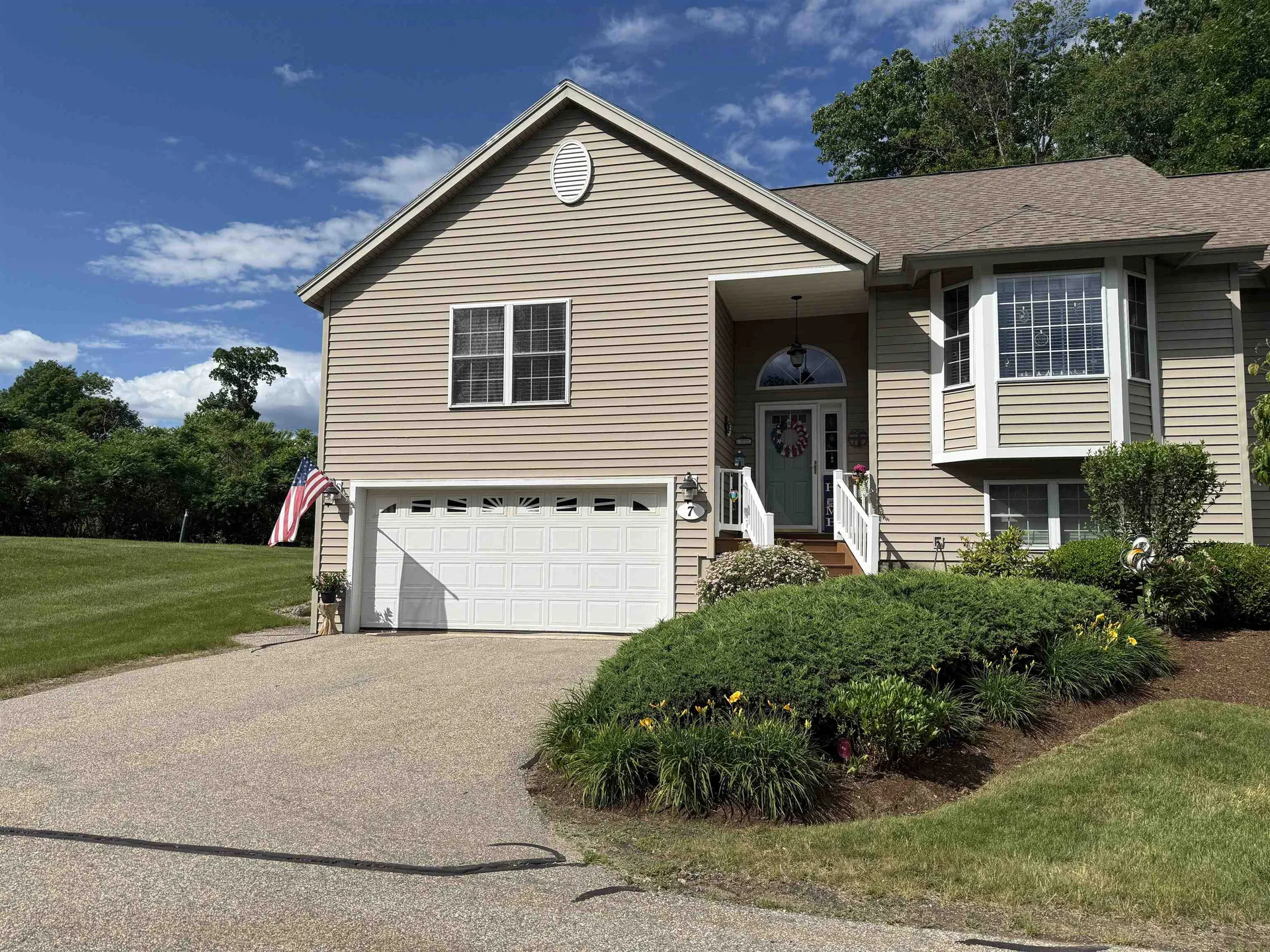 7 Maplevale Road East Kingston NH 03827
