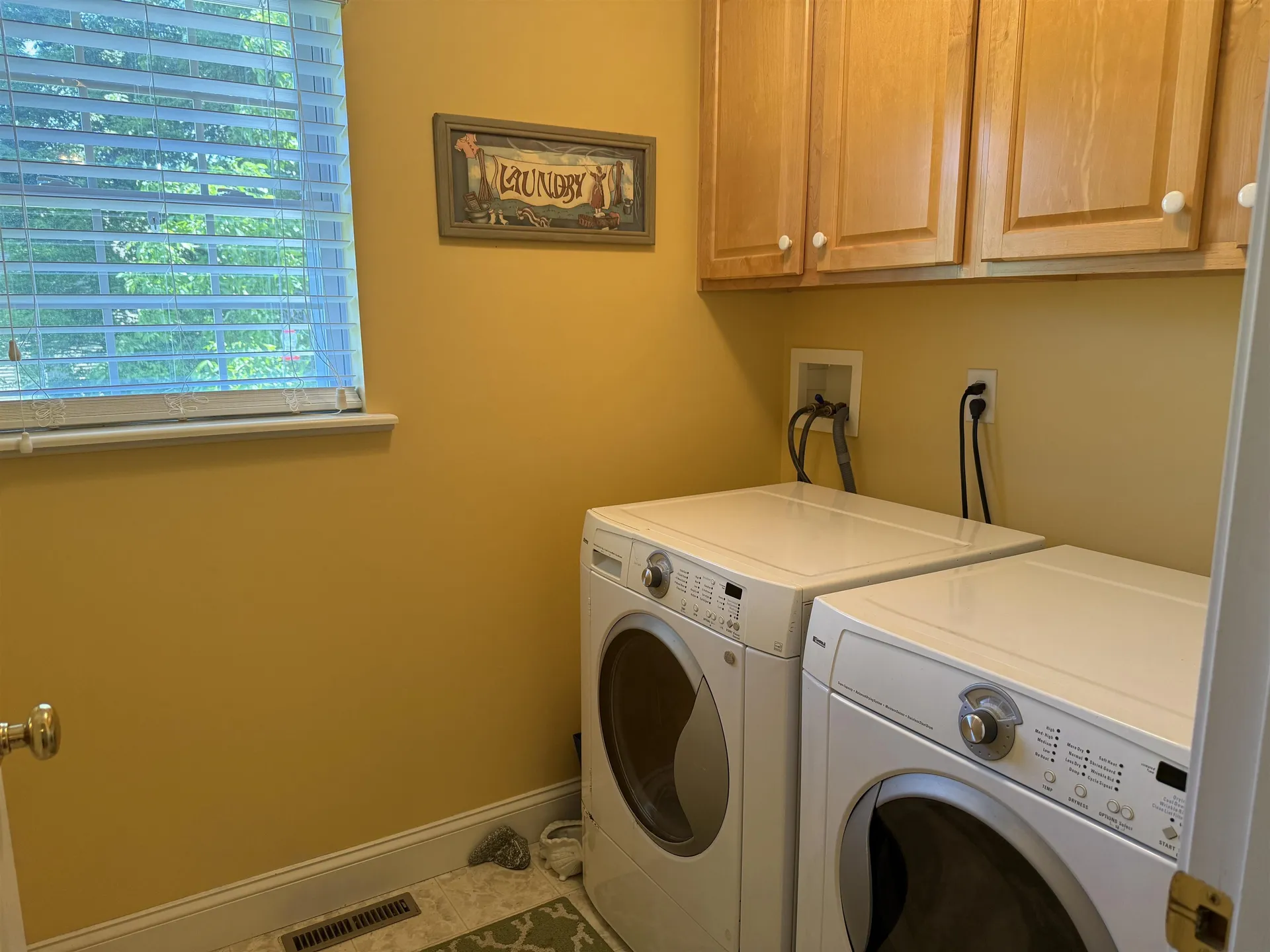 7 Maplevale Road East Kingston NH 03827