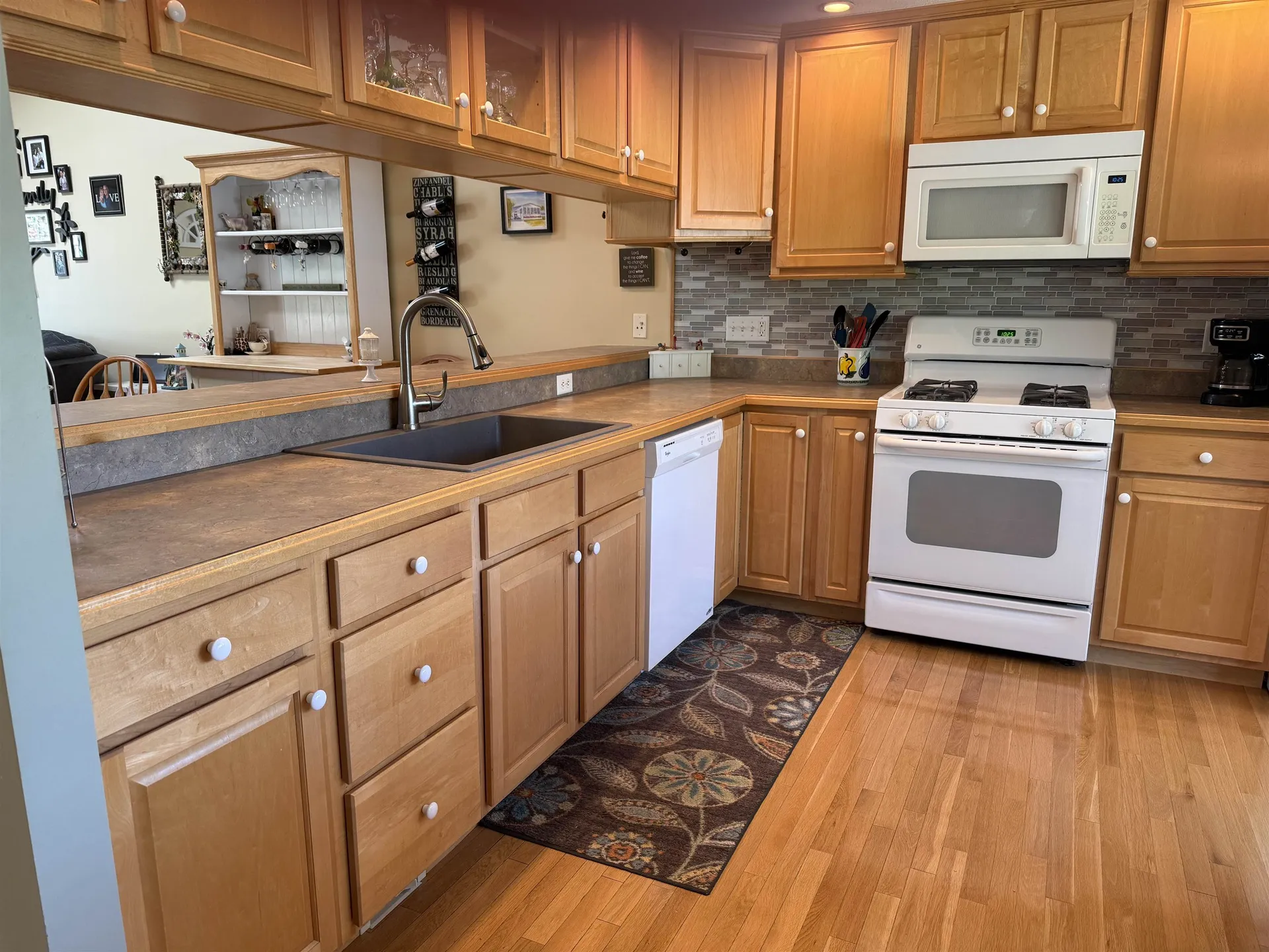 7 Maplevale Road East Kingston NH 03827