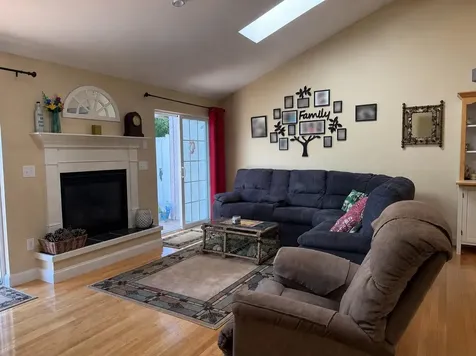 7 Maplevale Road East Kingston NH 03827