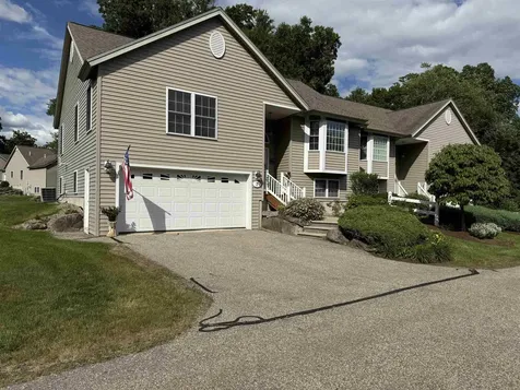 7 Maplevale Road East Kingston NH 03827