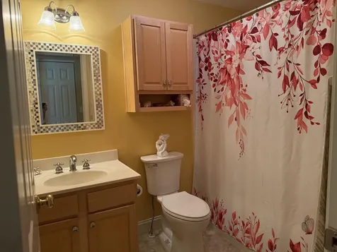 7 Maplevale Road East Kingston NH 03827