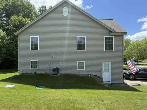 7 Maplevale Road East Kingston NH 03827