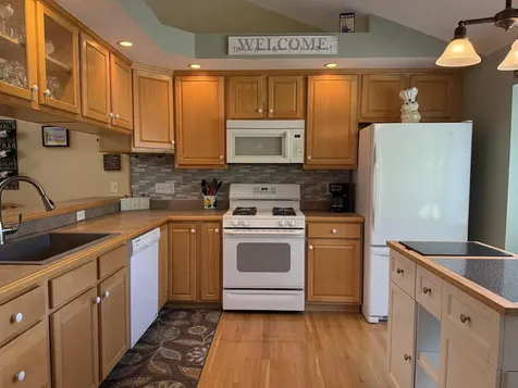 7 Maplevale Road East Kingston NH 03827