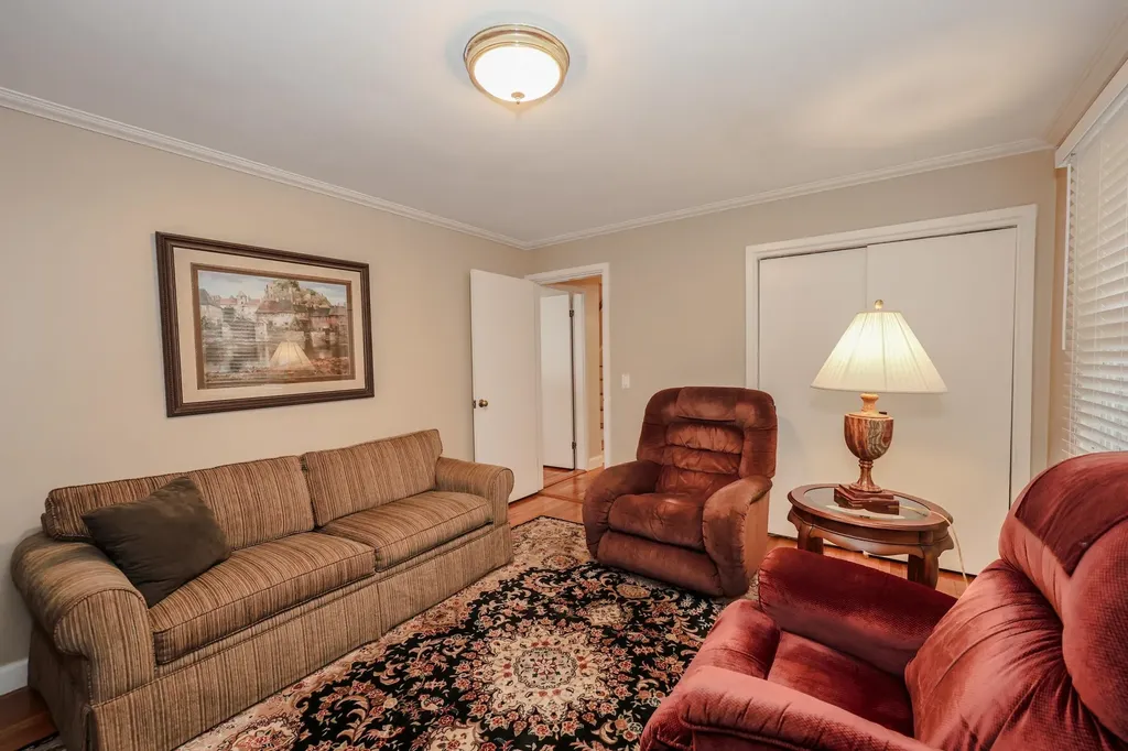41 Bruce Road Manchester NH 03104