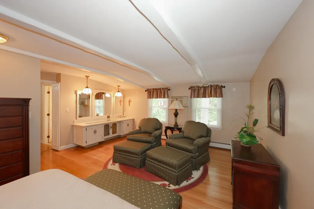 41 Bruce Road Manchester NH 03104