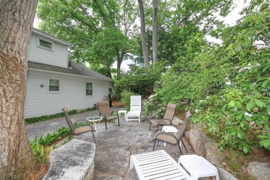 41 Bruce Road Manchester NH 03104
