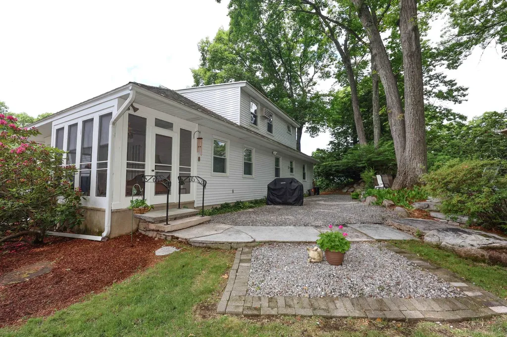 41 Bruce Road Manchester NH 03104
