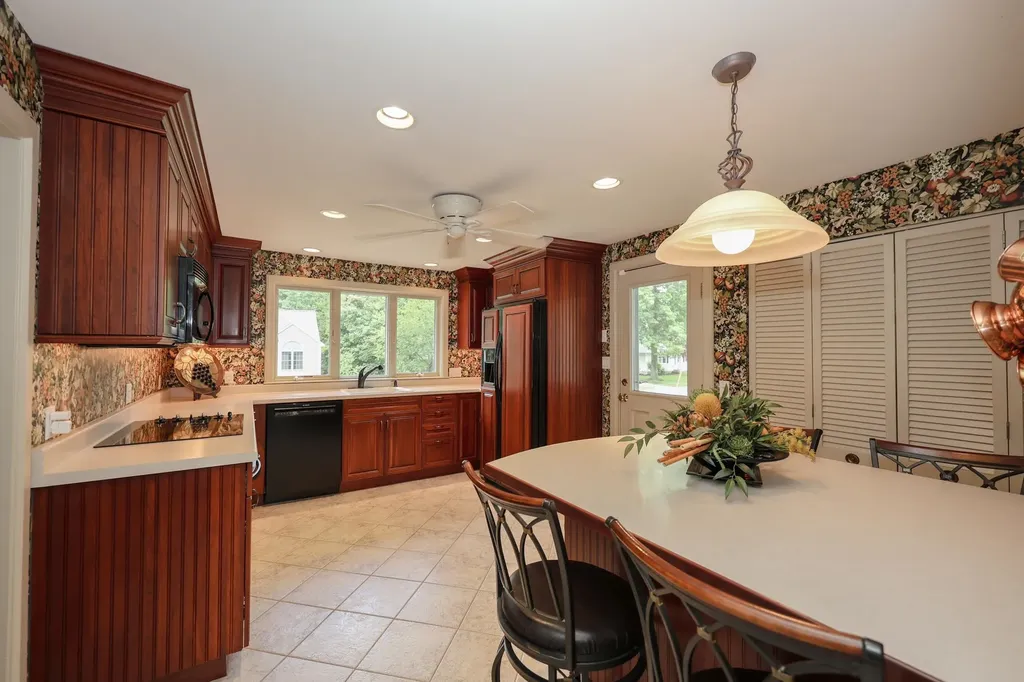 41 Bruce Road Manchester NH 03104