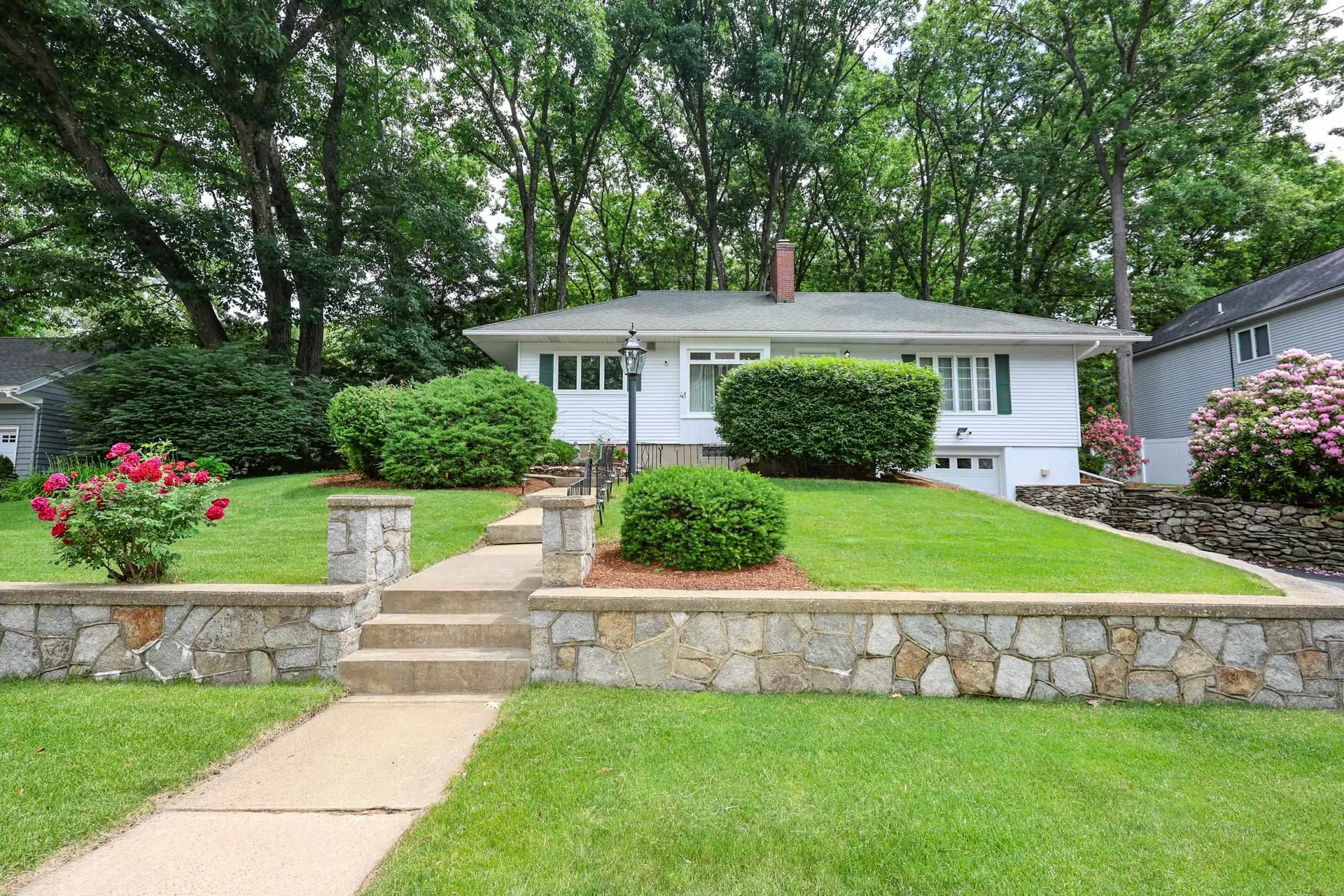 41 Bruce Road Manchester NH 03104