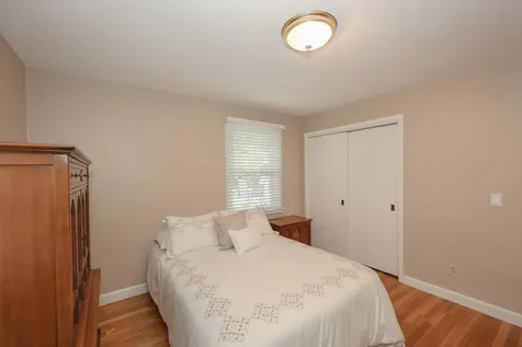 41 Bruce Road Manchester NH 03104
