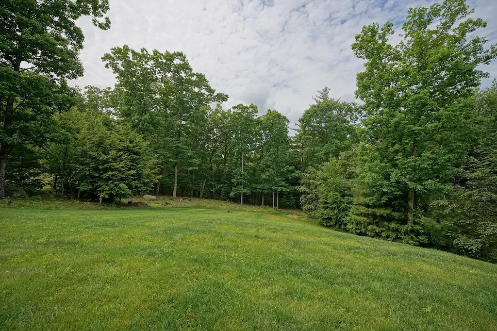 165 Breezy Way Barrington NH 03825