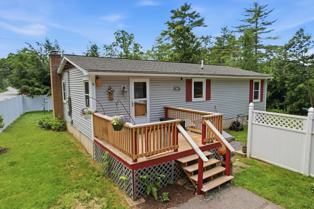 9 Horne Road Belmont NH 03220