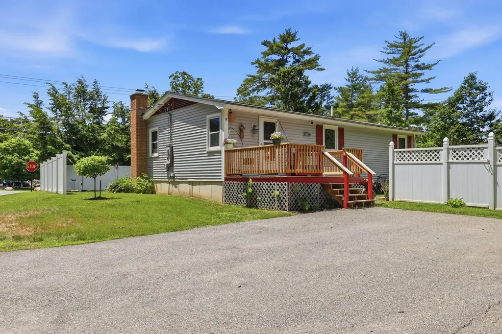 9 Horne Road Belmont NH 03220