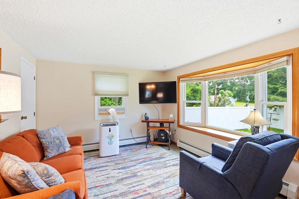 9 Horne Road Belmont NH 03220